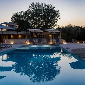https://villa-petra-rooms-and-more.sicilyhotelsitaly.net